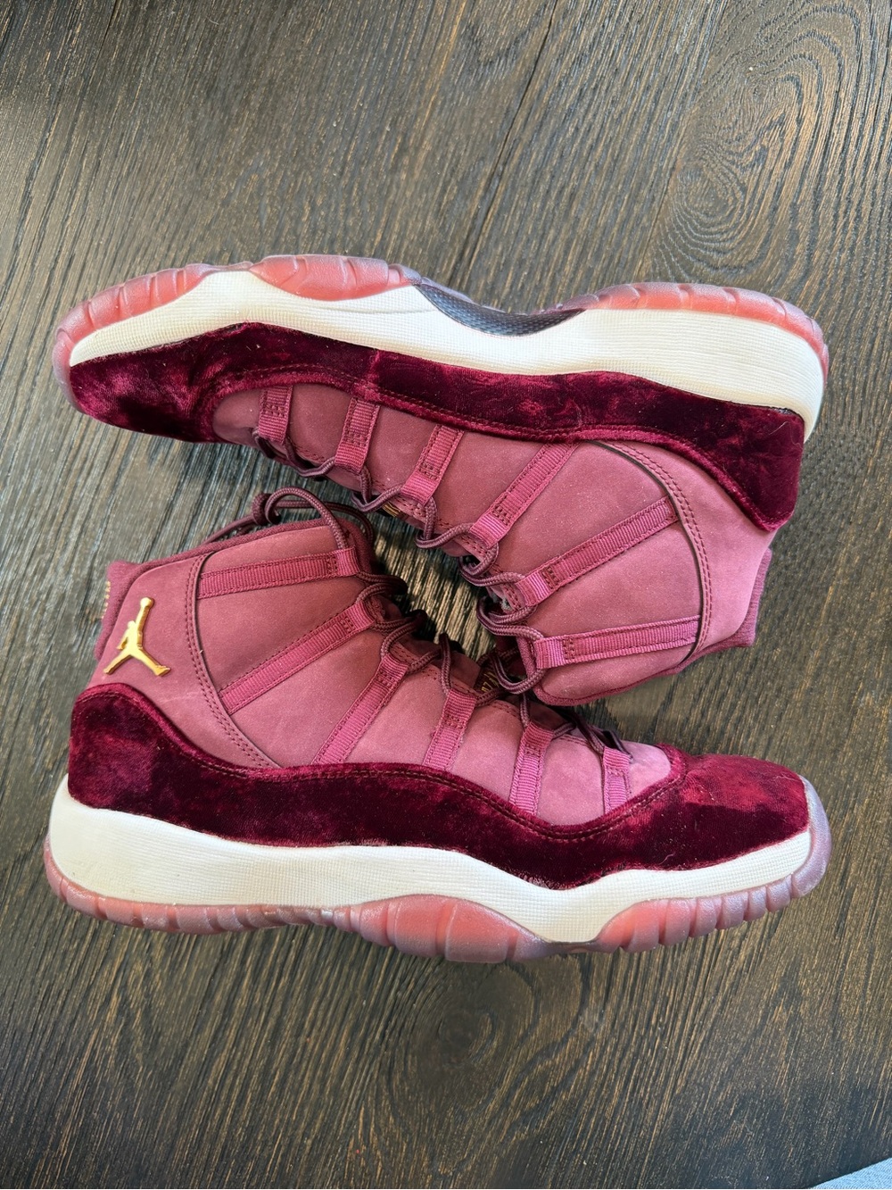 Jordan 11 Retro Red Velvet Heiress size 9.5